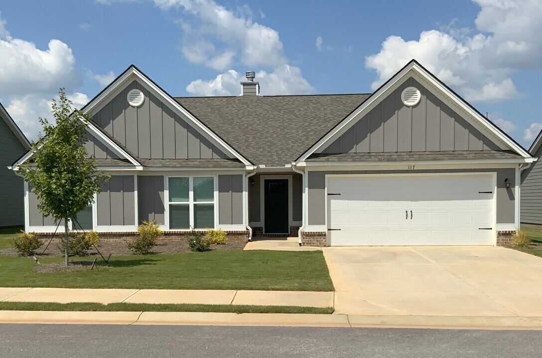 117 Lake Meadows Dr in Winder, GA - Building Photo