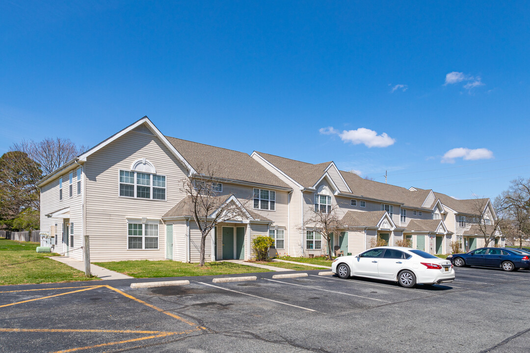 Riverchase Apartments in Dover, DE - Building Photo