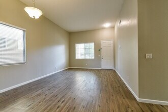 39520 N Hillerman Way in New River, AZ - Building Photo - Building Photo