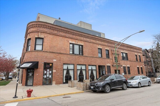 property at 2700 W Chicago Ave
