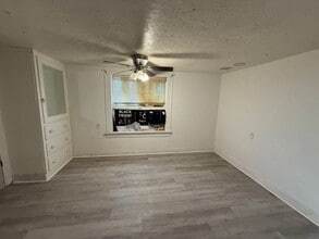 300 E 5th St in Clovis, NM - Building Photo - Building Photo