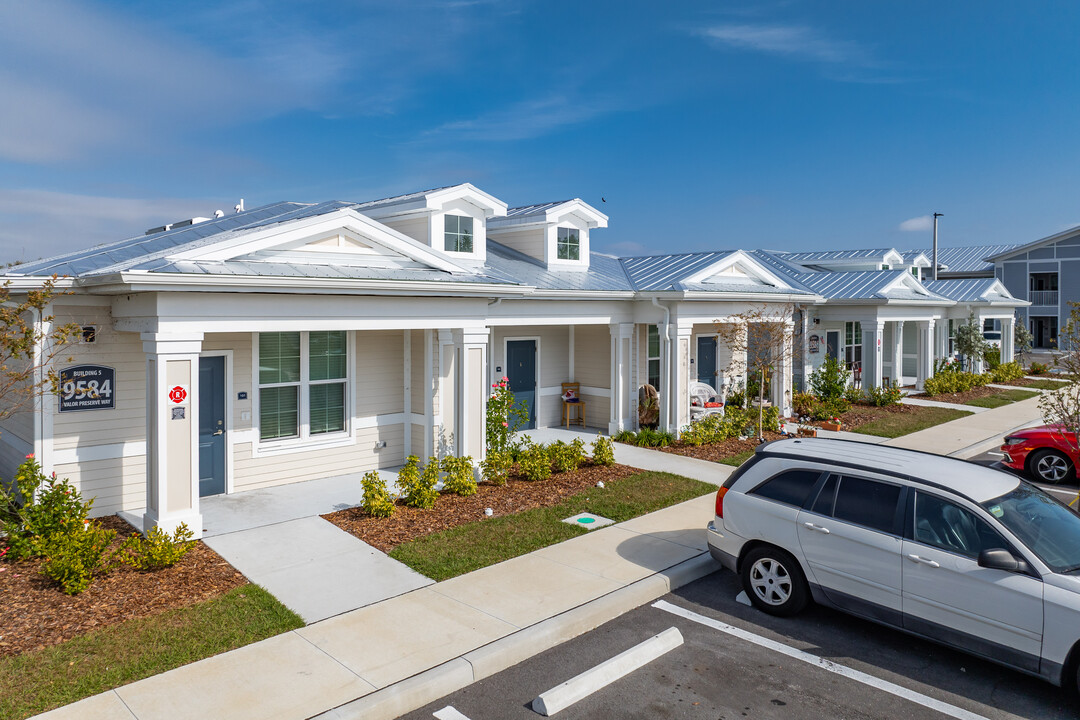 Valor Preserve at Lake Seminole in Seminole, FL - Building Photo