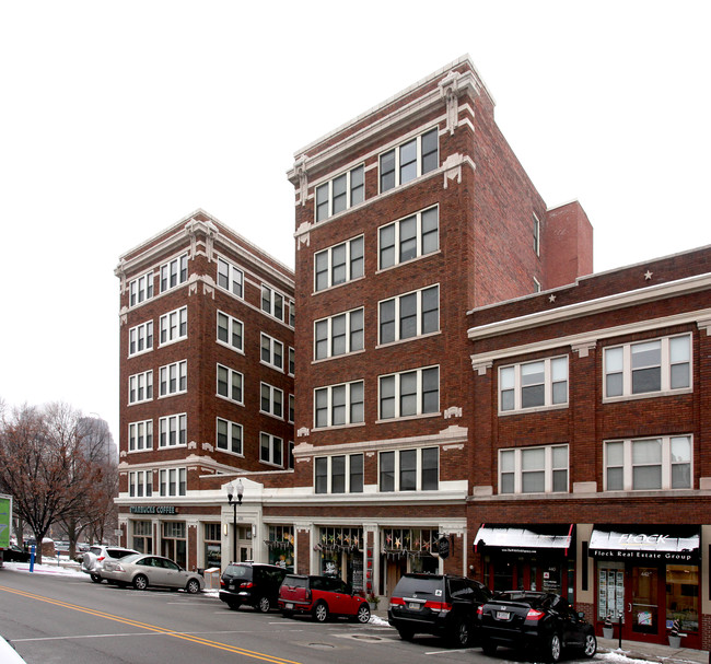 The Davlan in Indianapolis, IN - Foto de edificio - Building Photo