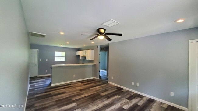 6011 E Adams St in Bay St. Louis, MS - Building Photo - Building Photo