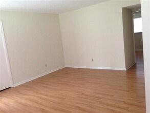 706 W 34th St-Unit -102 in Austin, TX - Building Photo - Building Photo