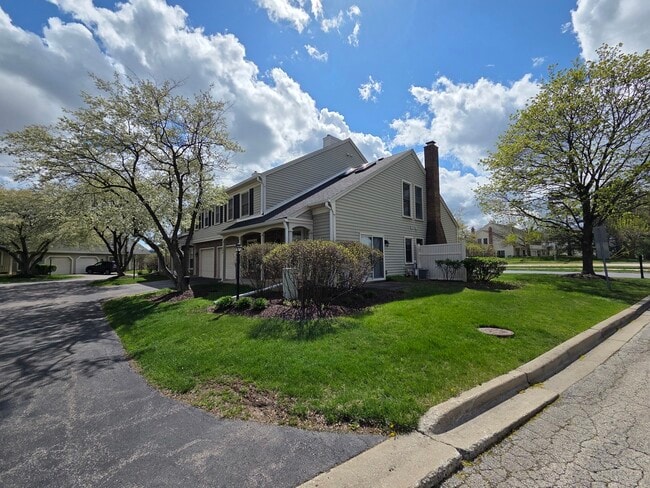 406 College Crossing in Rolling Meadows, IL - Building Photo - Building Photo