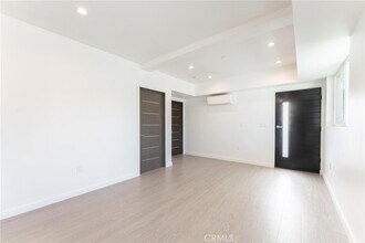 6843 Haskell Ave in Los Angeles, CA - Building Photo - Building Photo