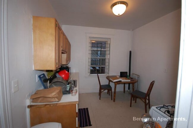 1375 Commonwealth Ave, Unit 7 in Boston, MA - Building Photo - Building Photo