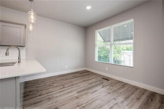 1508 N Gregg Ave, Unit 1215 in Fayetteville, AR - Building Photo - Building Photo