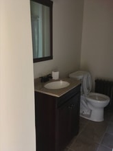 928 W Gray St, Unit 2 in Elmira, NY - Foto de edificio - Building Photo
