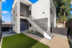 6730 Mohawk St in San Diego, CA - Building Photo