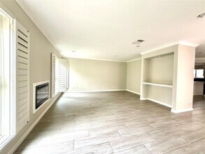 12625 Memorial Dr in Houston, TX - Building Photo - Building Photo