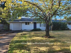 892 Cornwall Ave in Eugene, OR - Building Photo