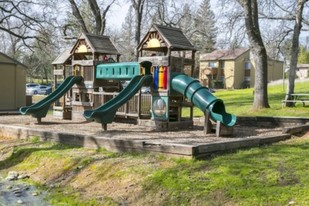 Woodridge East Apartments in Placerville, CA - Building Photo