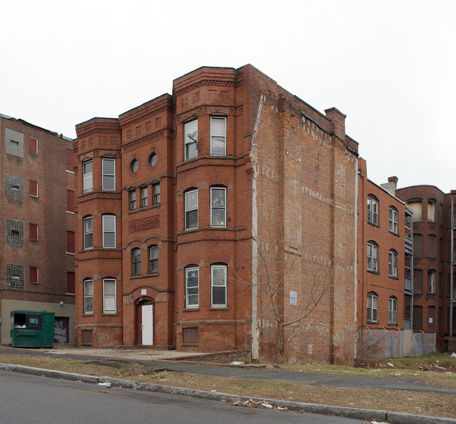 The Barlow in Holyoke, MA - Building Photo - Building Photo