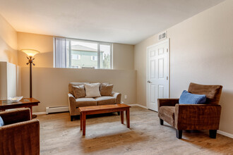 Creekside Place Apartments in Thornton, CO - Foto de edificio - Interior Photo