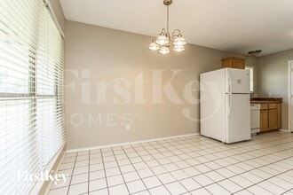 606 Plainview Dr in Mansfield, TX - Foto de edificio - Building Photo