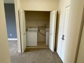 4110 S Lake Dr in St. Francis, WI - Building Photo - Building Photo