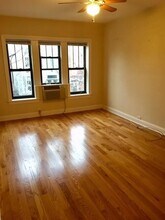837 W Wolfram St, Unit 404 in Chicago, IL - Foto de edificio - Building Photo