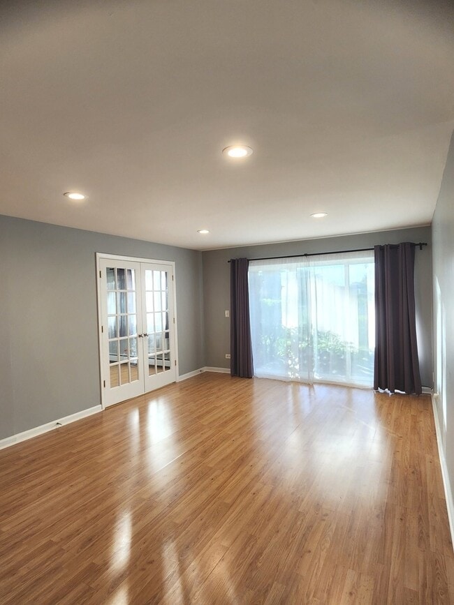 10373 Dearlove Rd in Glenview, IL - Building Photo - Building Photo