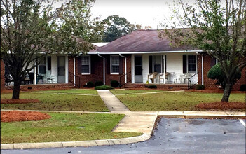 McLeod Village in Elizabethtown, NC - Building Photo - Building Photo