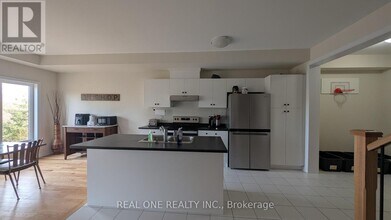 30 Senay Cir in Clarington, ON - Building Photo - Building Photo