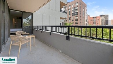 1550 Clarendon Blvd, Unit 613 in Arlington, VA - Foto de edificio - Building Photo