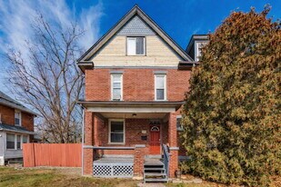 204 Chittenden Ave in Columbus, OH - Building Photo