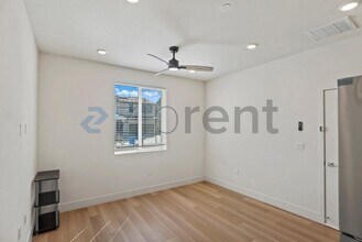 5545 Oberon Ave in Tracy, CA - Foto de edificio - Building Photo