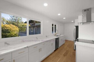 40 Leafwood Cir in San Rafael, CA - Building Photo - Building Photo