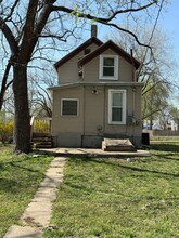 2050 SW Clay St in Topeka, KS - Building Photo - Building Photo