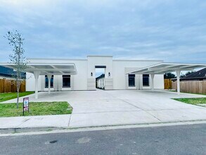 3800 N Robin Ave, Unit 3 in Pharr, TX - Building Photo - Building Photo