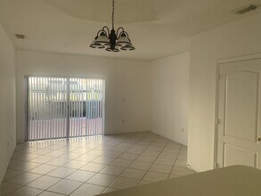 8336 NW 10th St, Unit 8 in Miami, FL - Building Photo - Building Photo