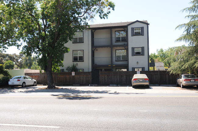 3405-3423 Pacific Ave in Stockton, CA - Foto de edificio - Building Photo