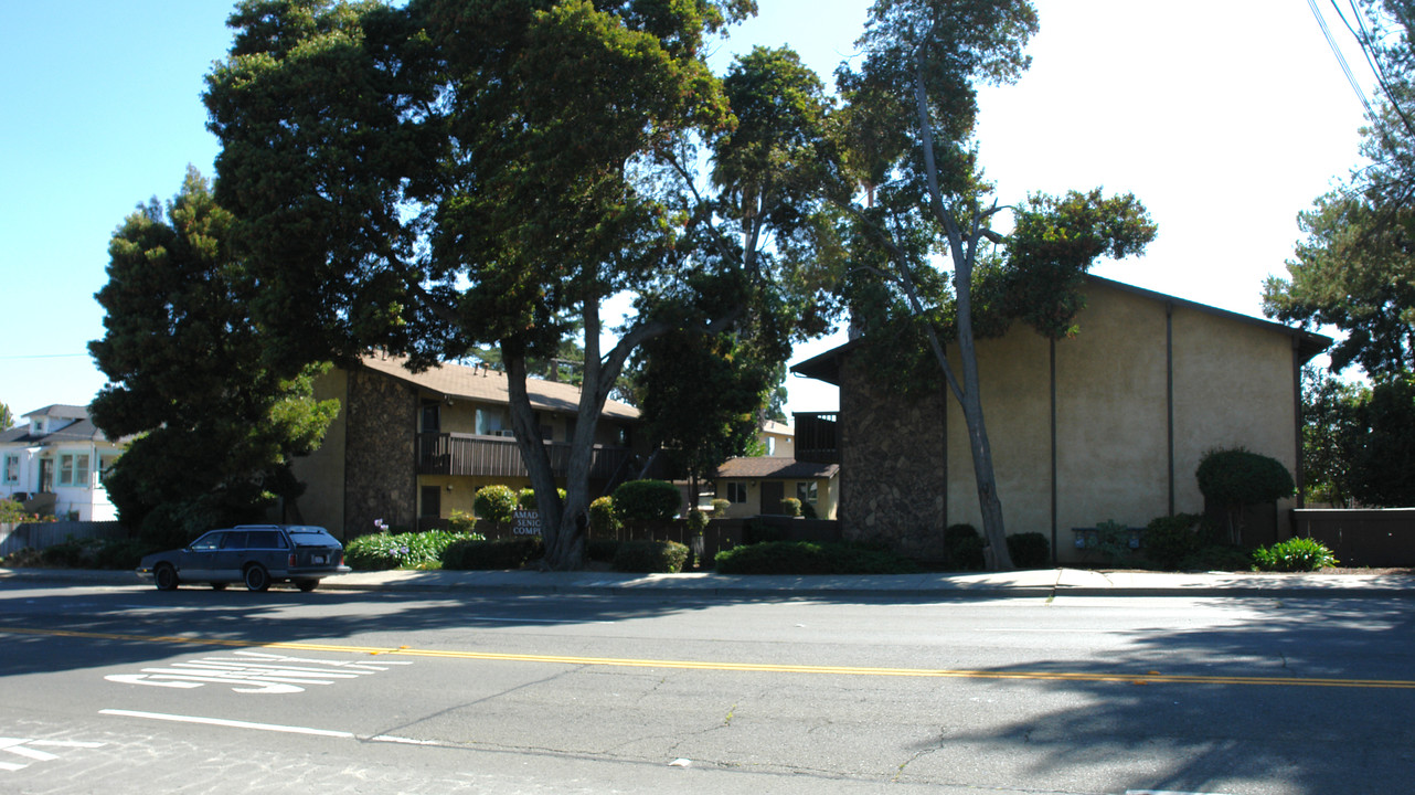 Amador Senior Complex in Vallejo, CA - Building Photo