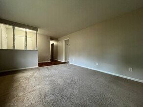 526 Huntsmoor Dr in Charlotte, NC - Building Photo - Building Photo