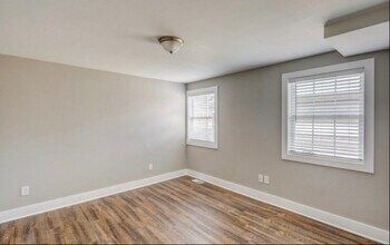 412 S Charleston Ave in Lawnside, NJ - Foto de edificio - Building Photo