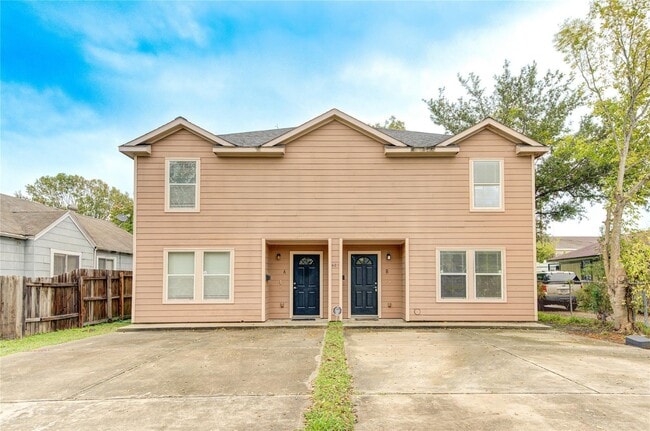 605 Center St