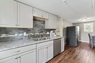 343 Cambridge St in Kansas City, KS - Building Photo - Building Photo