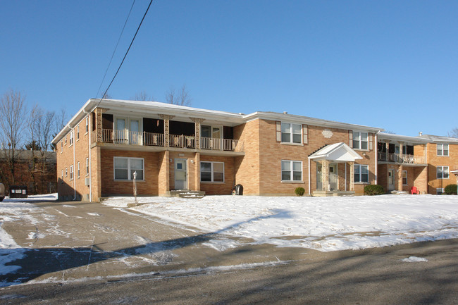 326-332 Idlewylde Dr