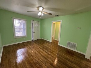 331 Ira Ave in San Antonio, TX - Building Photo - Building Photo