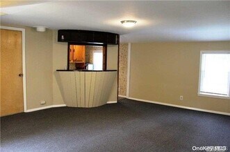 322 Cuba Hill Rd in Huntington, NY - Building Photo - Building Photo