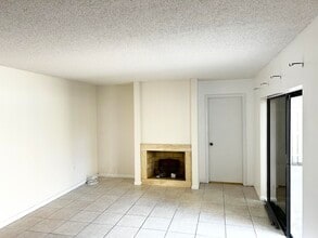 1620 16th Ln in Palm Beach Gardens, FL - Building Photo - Building Photo