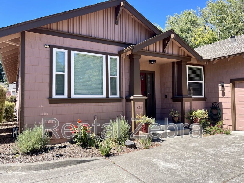 233 Craftman Ct in Santa Rosa, CA - Building Photo