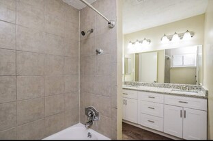 4401 Dawn Creek Ln in Spring, TX - Building Photo