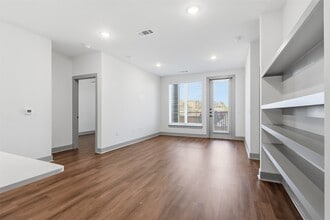 1950 Winrock Blvd in Houston, TX - Building Photo - Building Photo