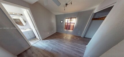 236 NE 57th St in Miami, FL - Foto de edificio - Building Photo