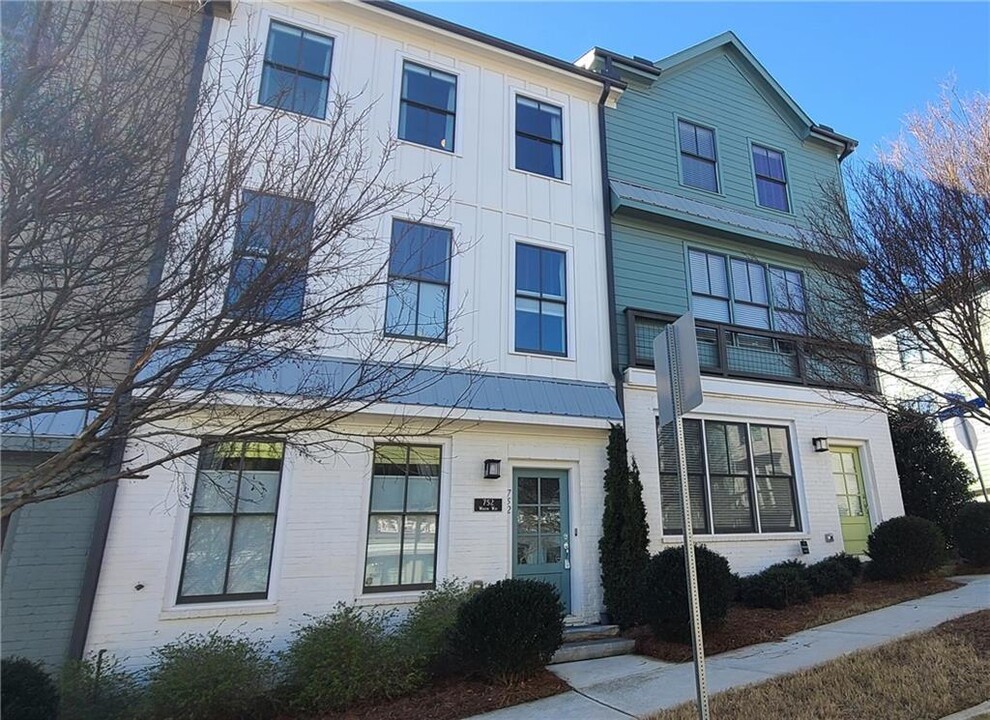 752 Winton Way in Atlanta, GA - Building Photo