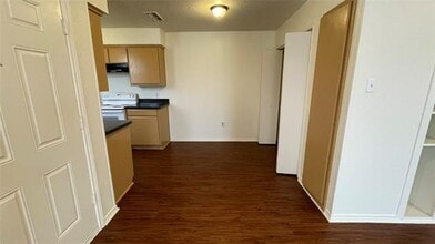 3124 Tudor Ln in Irving, TX - Building Photo - Building Photo