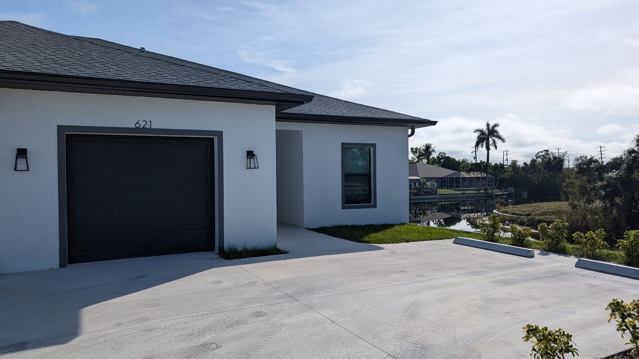 621 Cultural Park Blvd in Cape Coral, FL - Building Photo